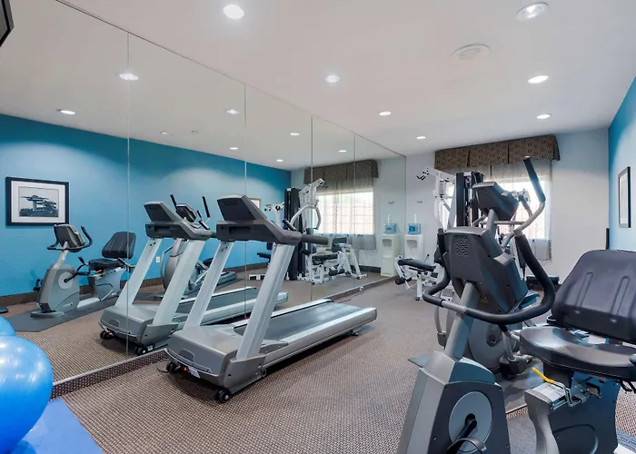 Best Western Plus Arlington North Hotel & Suites
